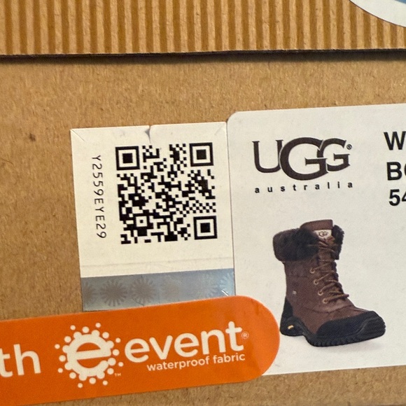 ❄️NEW❄️ UGG Adirondack II Obsidian Boots - Picture 10 of 12